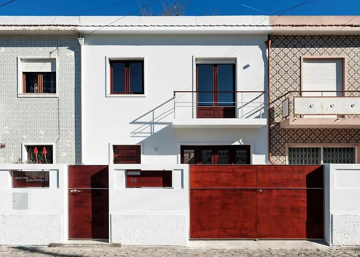 Ateneu Guesthouse